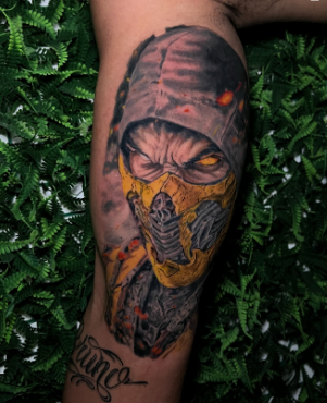 Tatuagem realista - Caveira com máscara